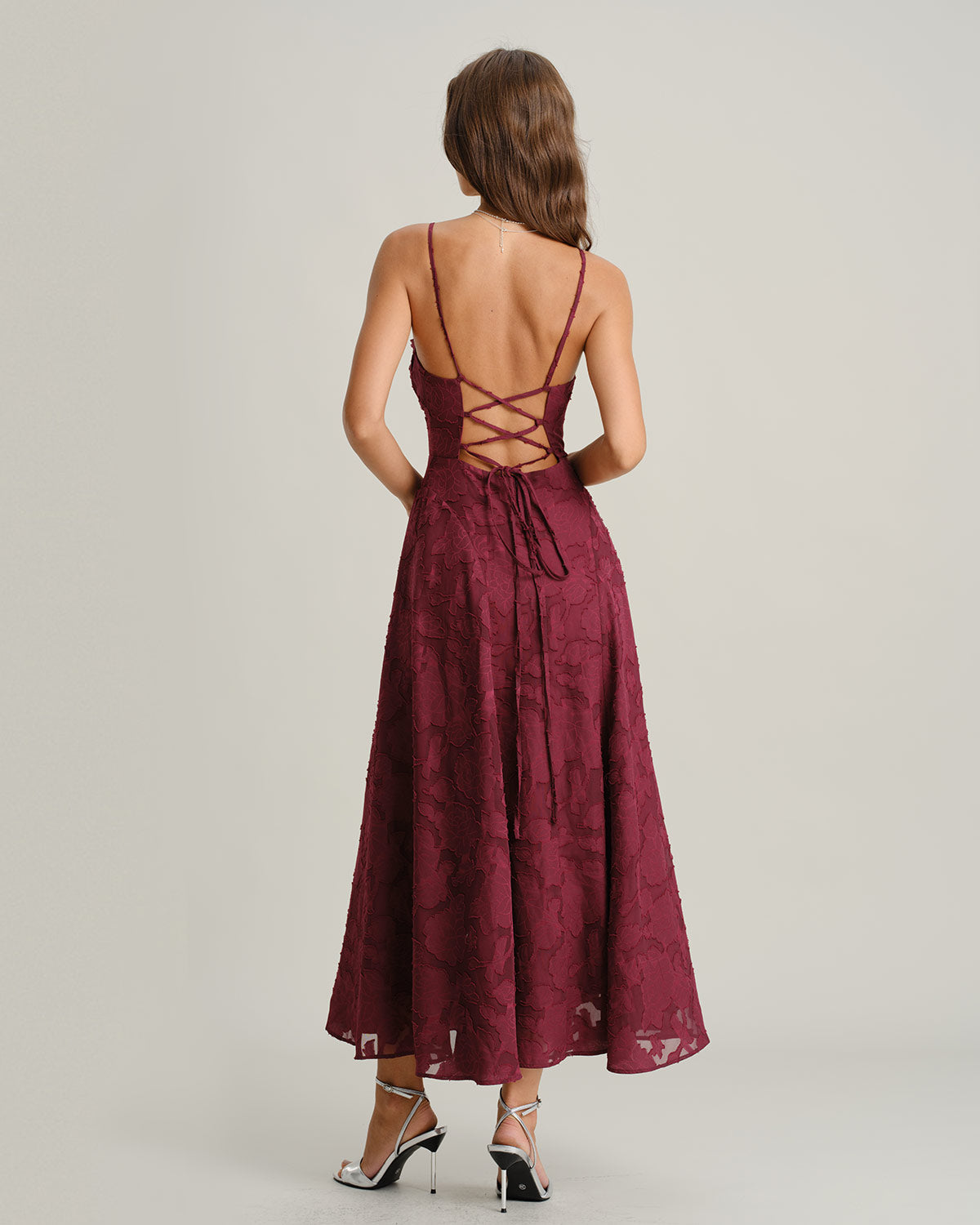Valeria | Vestido Largo Burdeos Textura Elegante Espalda